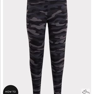 Plus size Camp leggings by Torrid - size 4 (size 24)